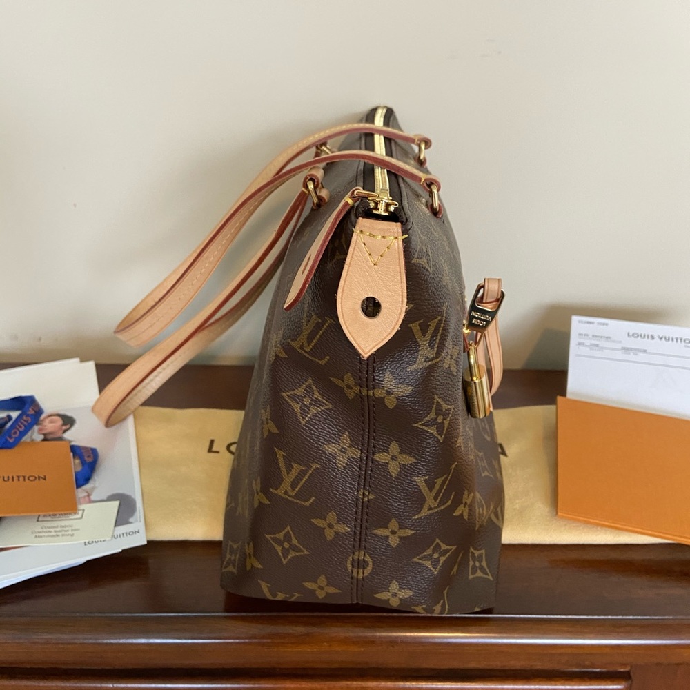 ❤️SOLD❤️Authentic Louis Vuitton Iena PM - Picture 7 of 14